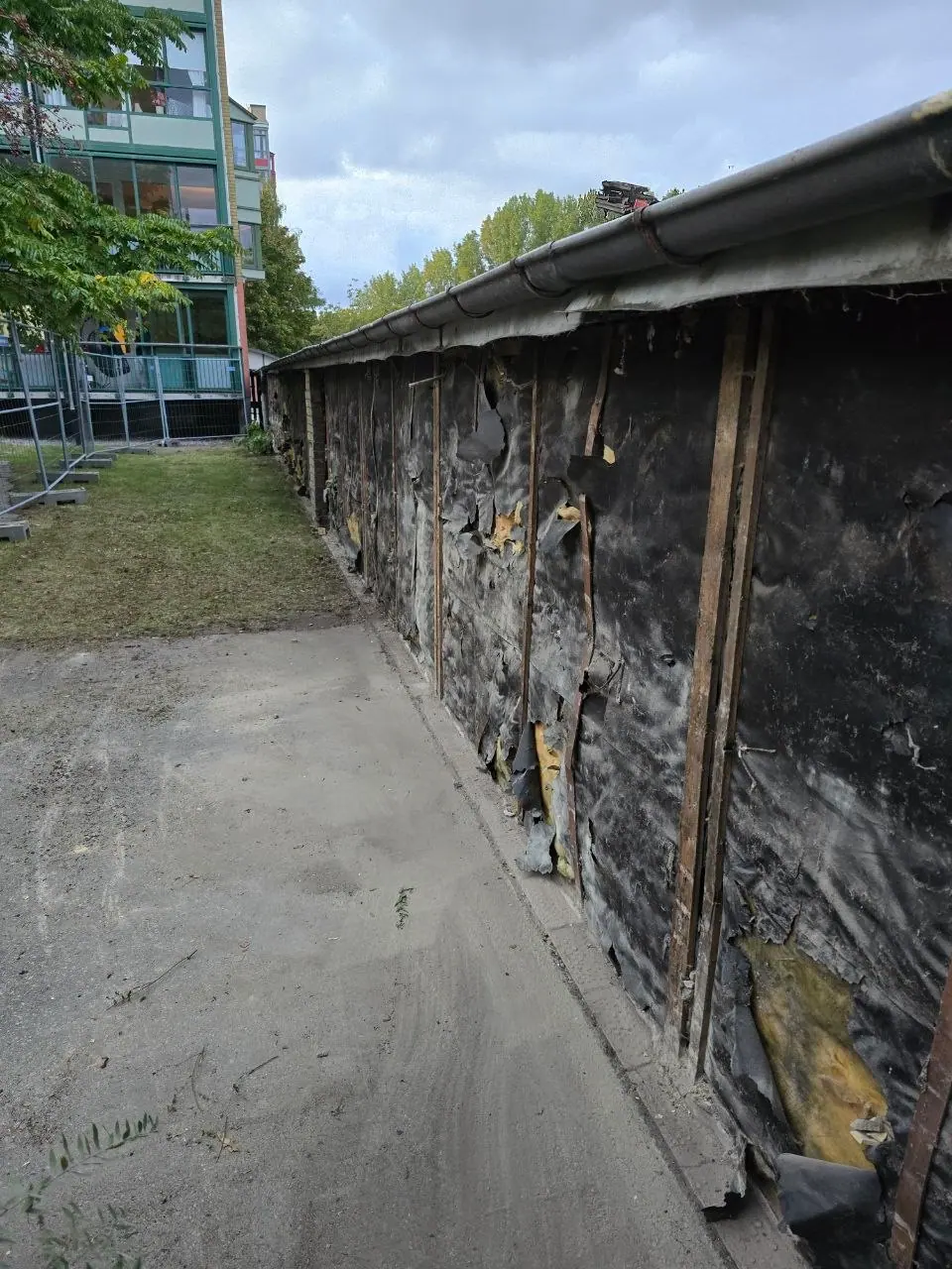 Rivning av tegelvägg i Burlöv, bild 5