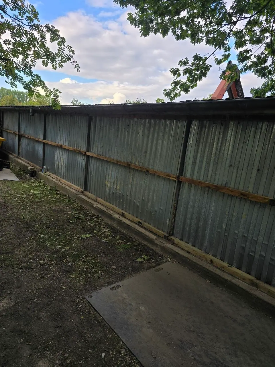 Rivning av tegelvägg i Burlöv, bild 6